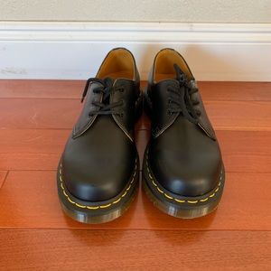 black Dr. Martens 1461 smooth shoes size EU38